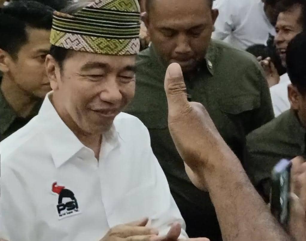 Rapat 30 Menit di Kupang, Jokowi Beberkan Kunci PSI Berjaya di 2029