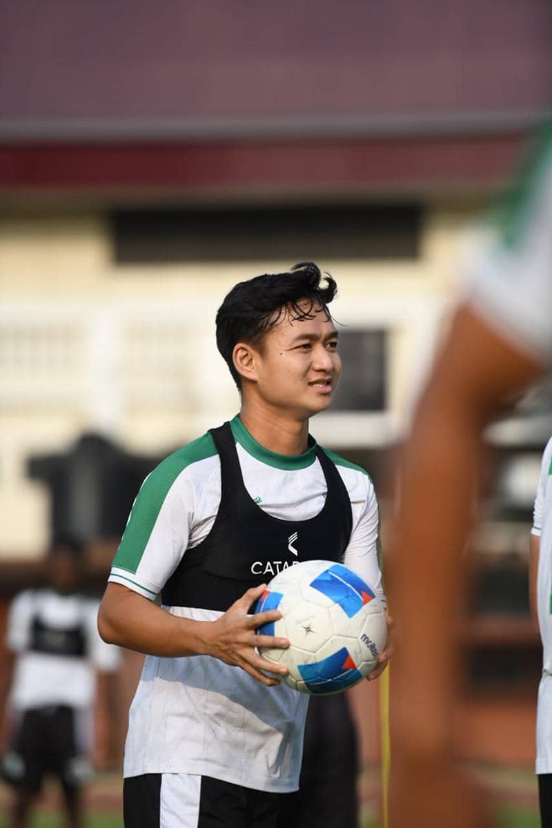 Pesepak bola PSMS Ikhsan Can bersiap menghadapi laga melawan Persija, dengan peluang tampil dalam pertandingan tersebut.