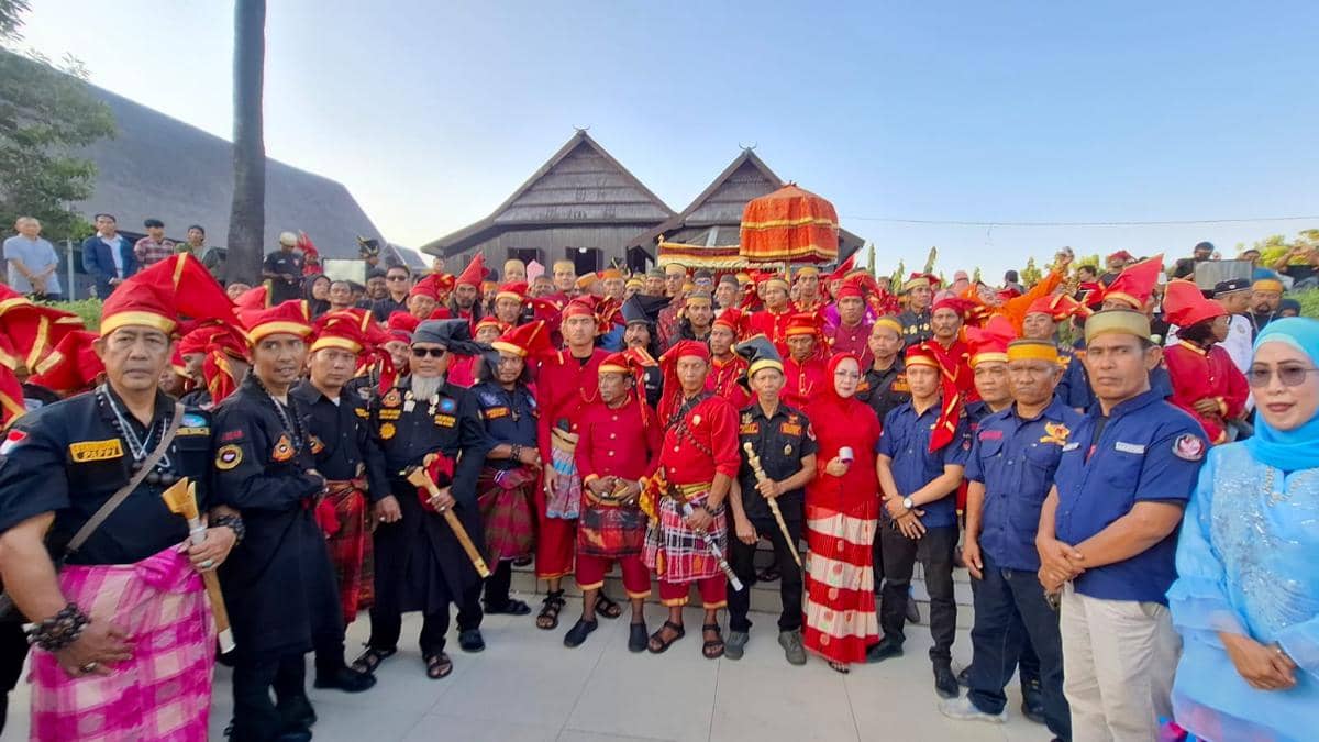 Putra Mahkota Kesultanan Gowa mendesak Pemerintah Kabupaten Gowa dan DPRD Gowa untuk mencabut Perda Nomor 5 Tentang Lembaga Adat Daerah (LAD
