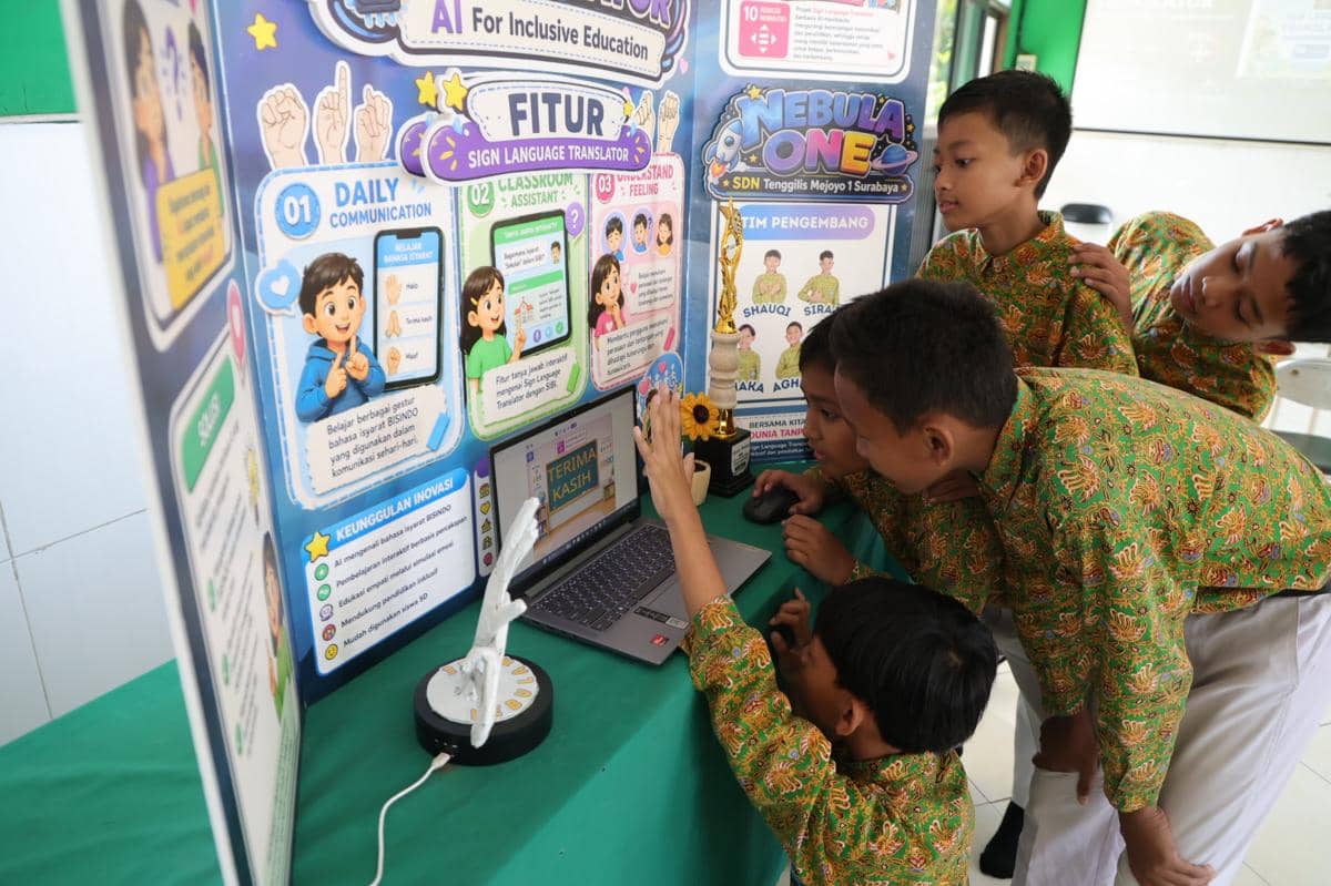 Siswa SD di Surabaya Ciptakan Aplikasi AI untuk Bahasa Isyarat 