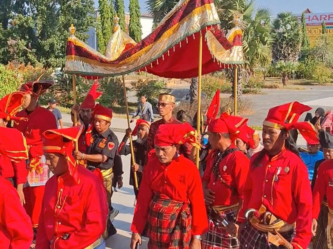 Putra Mahkota Kesultanan Gowa mendesak Pemerintah Kabupaten Gowa dan DPRD Gowa untuk mencabut Perda Nomor 5 Tentang Lembaga Adat Daerah (LAD