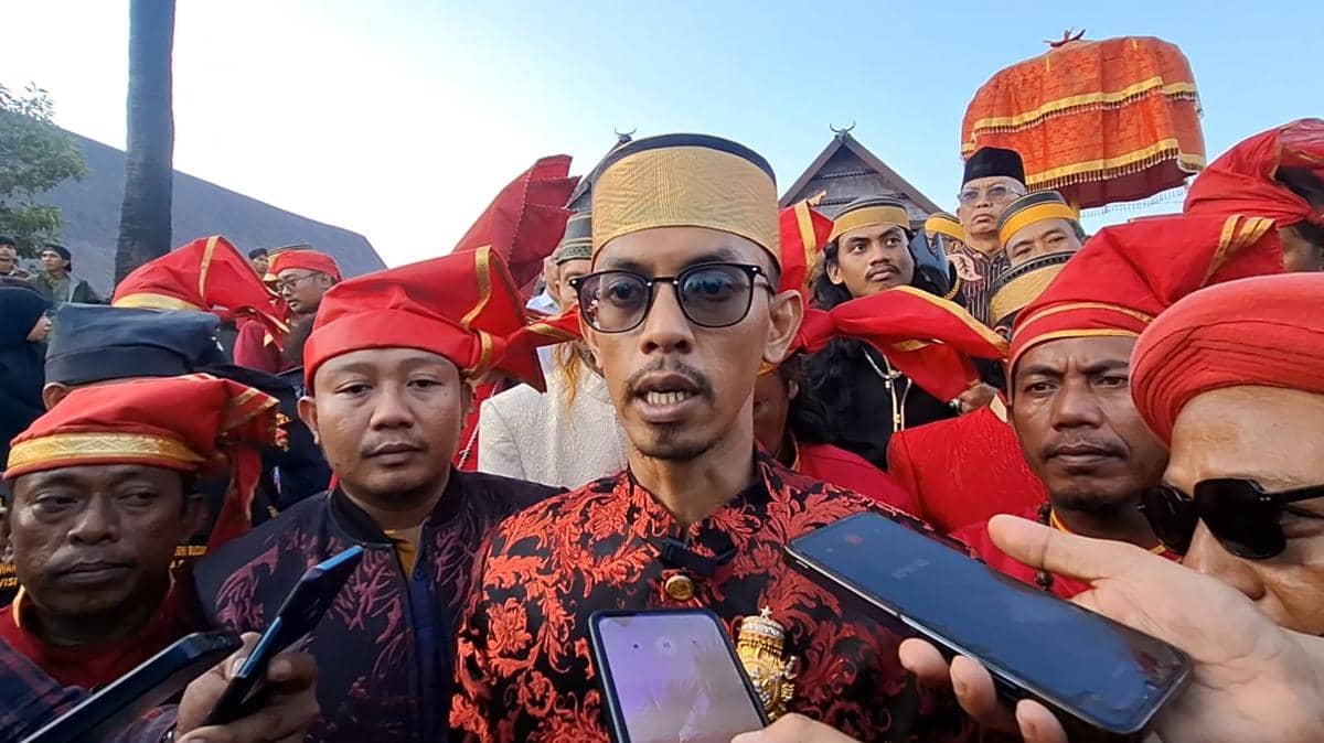 Putra Mahkota Kesultanan Gowa mendesak Pemerintah Kabupaten Gowa dan DPRD Gowa untuk mencabut Perda Nomor 5 Tentang Lembaga Adat Daerah (LAD
