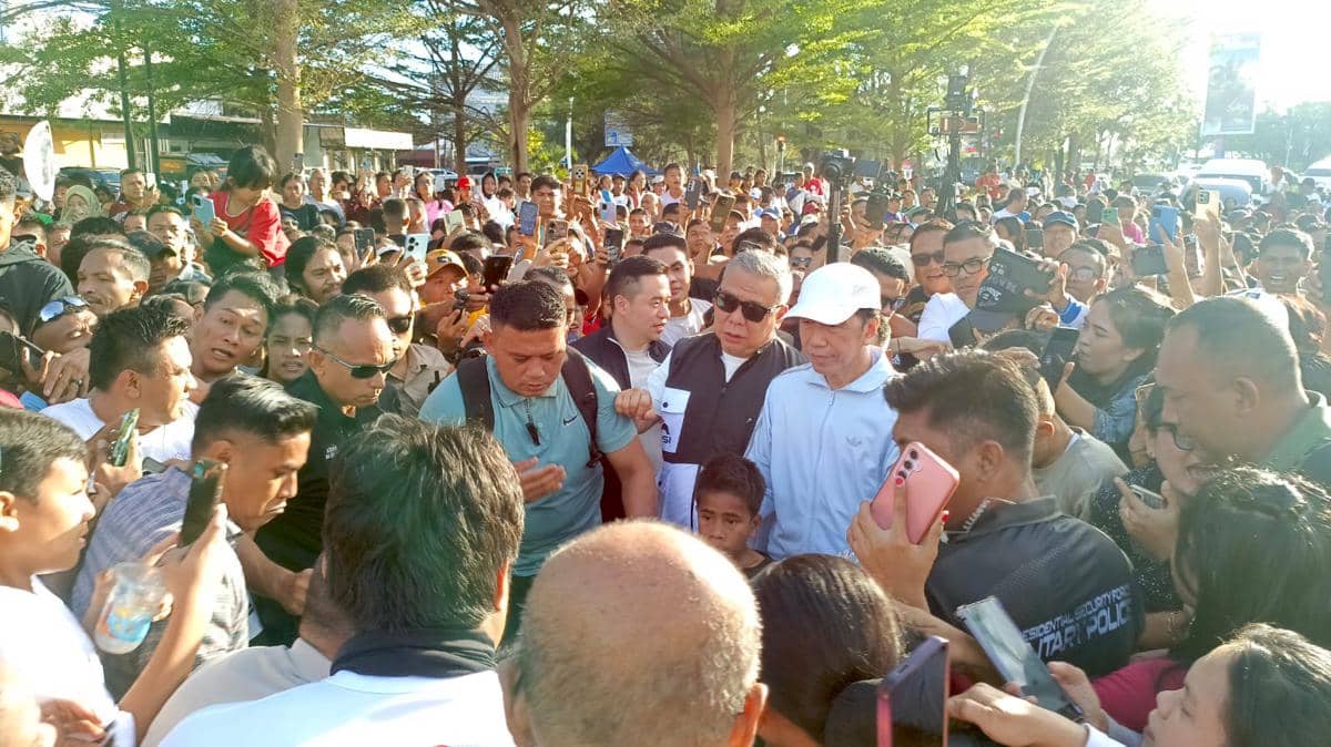 Arena Car Free Day Kupang Jadi Ajang Berebut Foto dan Salam Jokowi