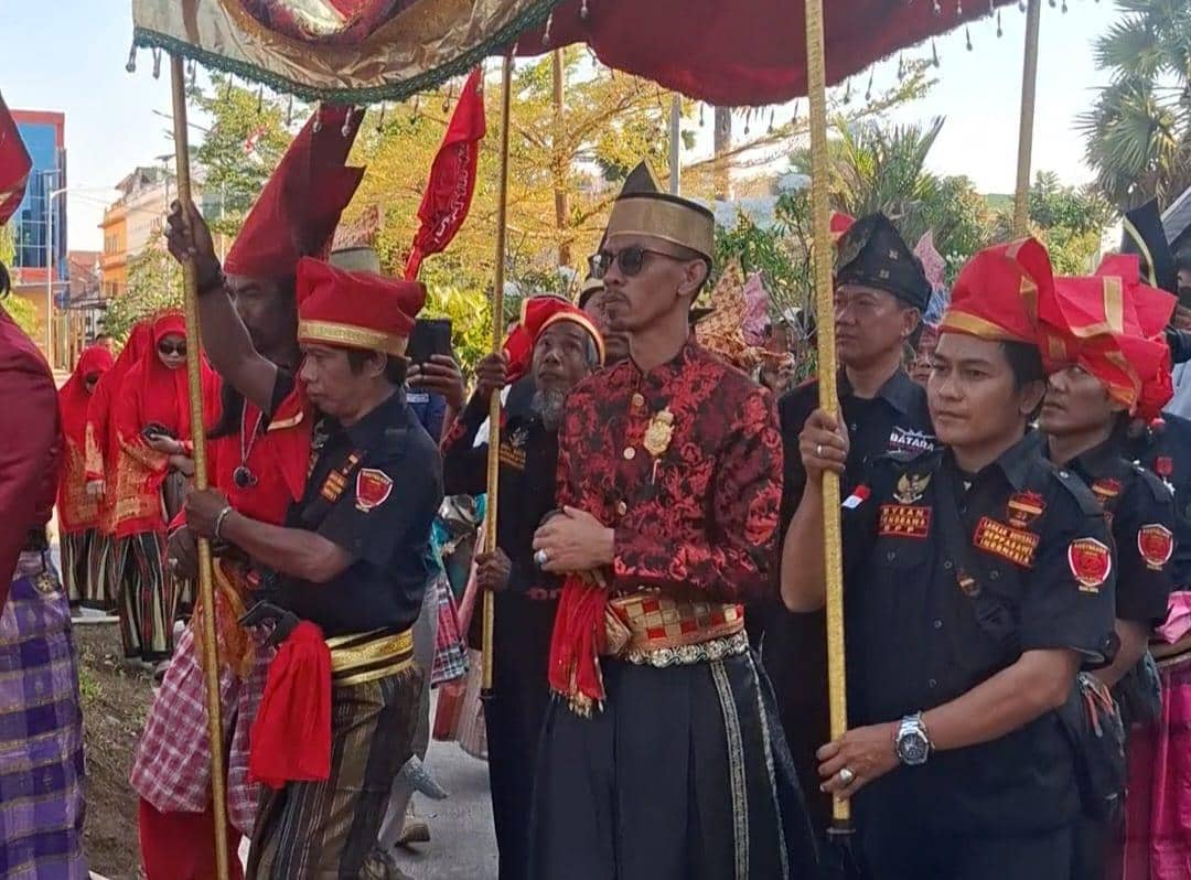 Putra Mahkota Kesultanan Gowa mendesak Pemerintah Kabupaten Gowa dan DPRD Gowa untuk mencabut Perda Nomor 5 Tentang Lembaga Adat Daerah (LAD