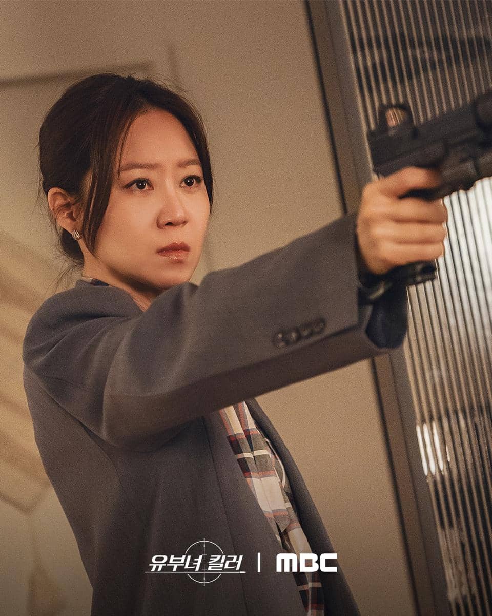 Cuplikan drama A Bona Fide Killer dari akun Instagram mbcdrama_now, memperlihatkan adegan dalam serial tersebut.