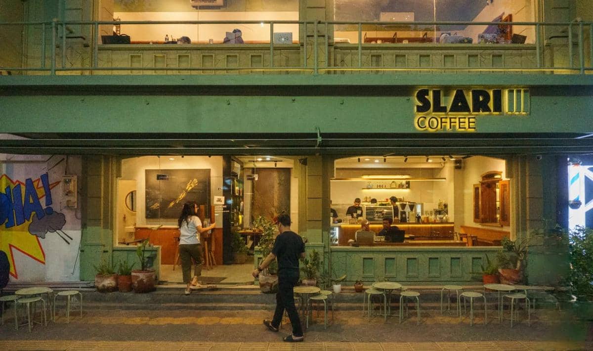 potret book cafe Slari Coffee