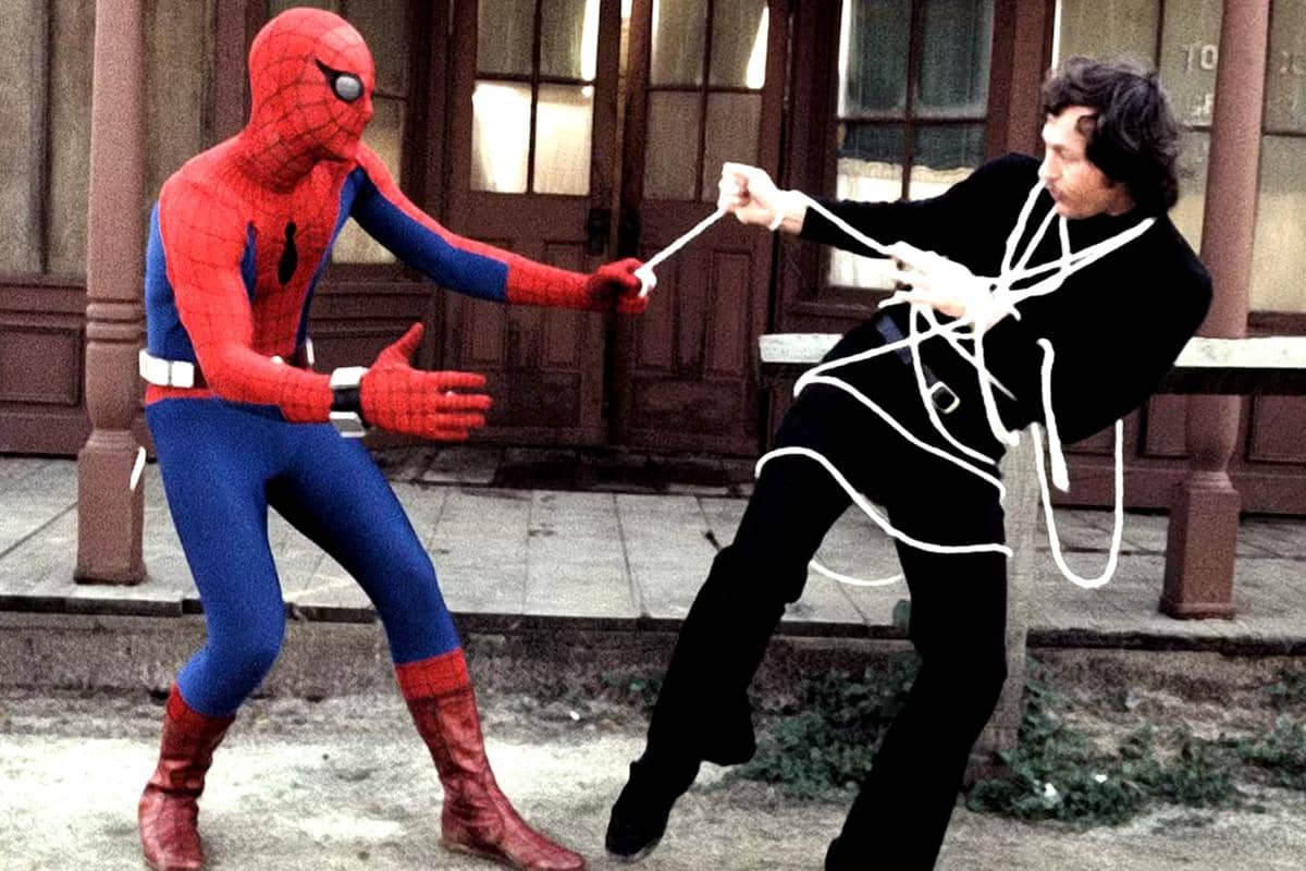 Spider-Man yang diperankan Nicholas Hammond