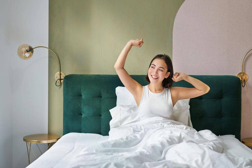 ilustrasi perempuan bangun tidur
