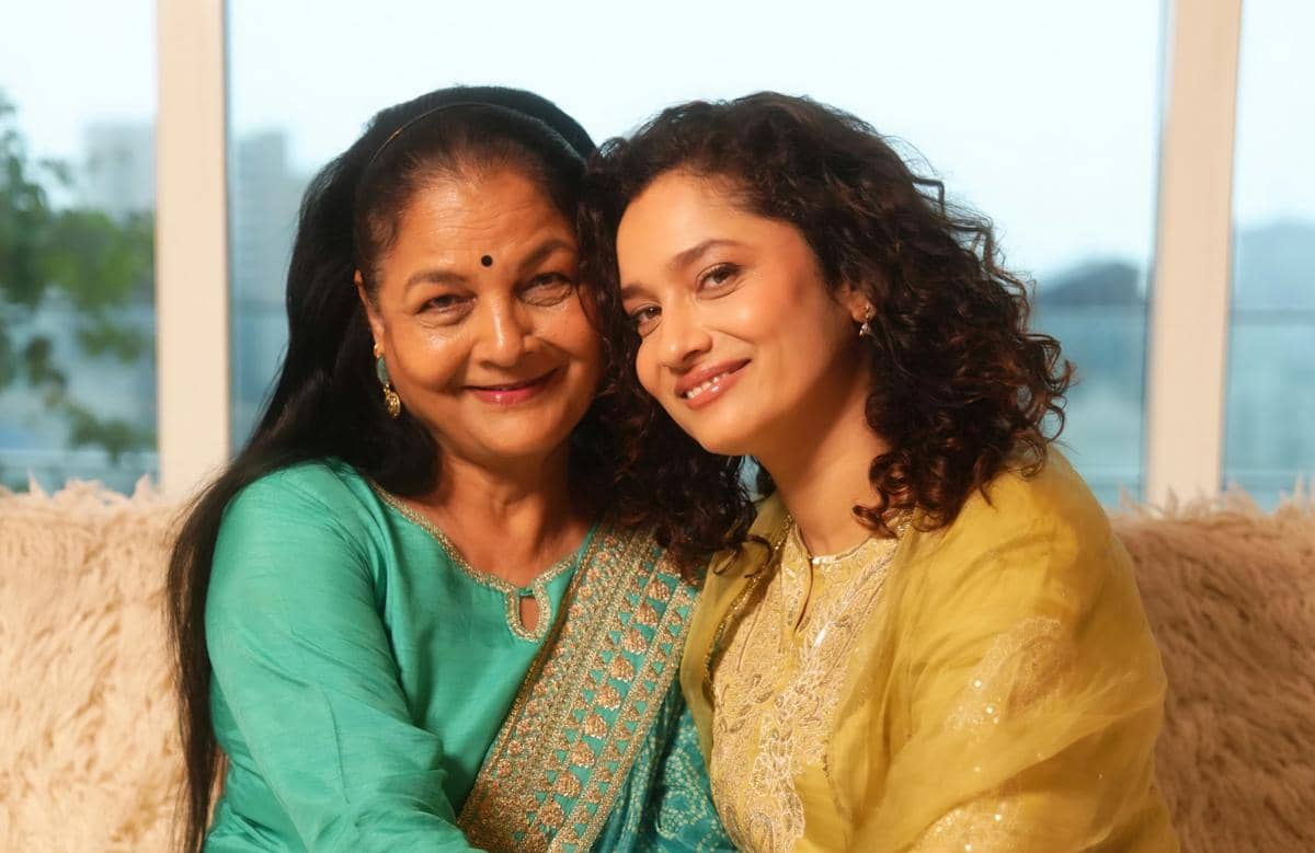 8 Potret Ankita Lokhande Rayakan Ulang Tahun Ibu, Hangat!