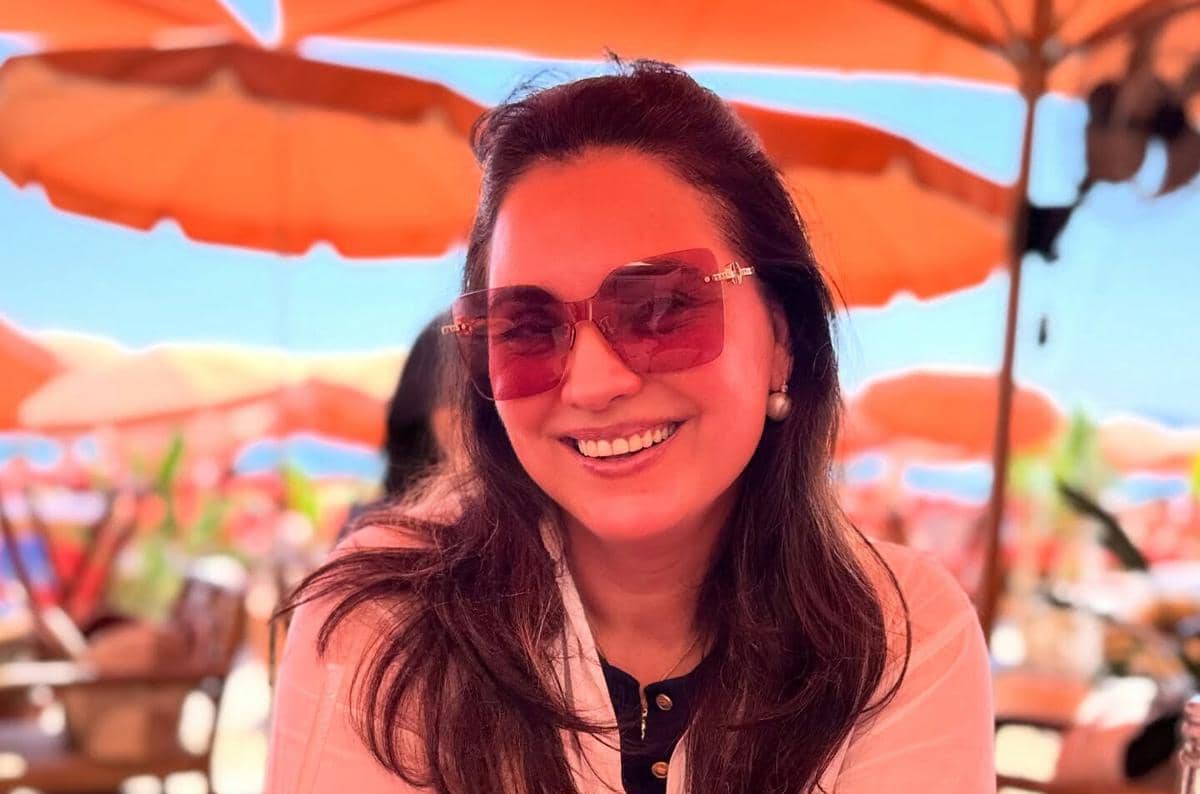 8 Momen Lara Dutta Liburan Musim Panas di French Riviera