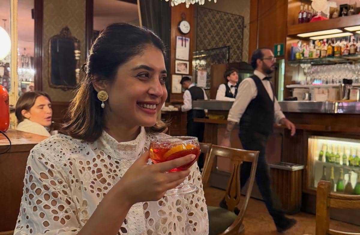 8 Potret Kritika Kamra Liburan di Italia Bareng Gaurav Kapur