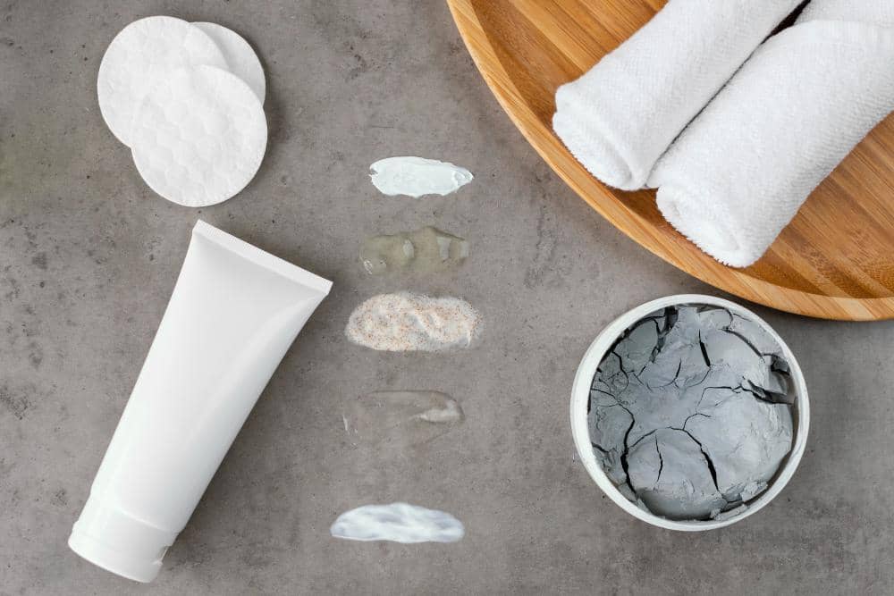 ilustrasi berbagai jenis face wash.