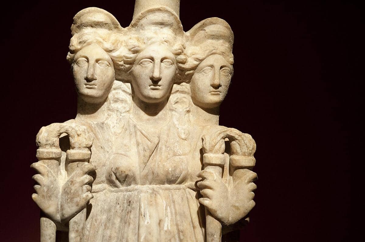 5 Fakta Hecate, Dewi Tiga Wajah Penguasa Sihir dan Persimpangan Jalan