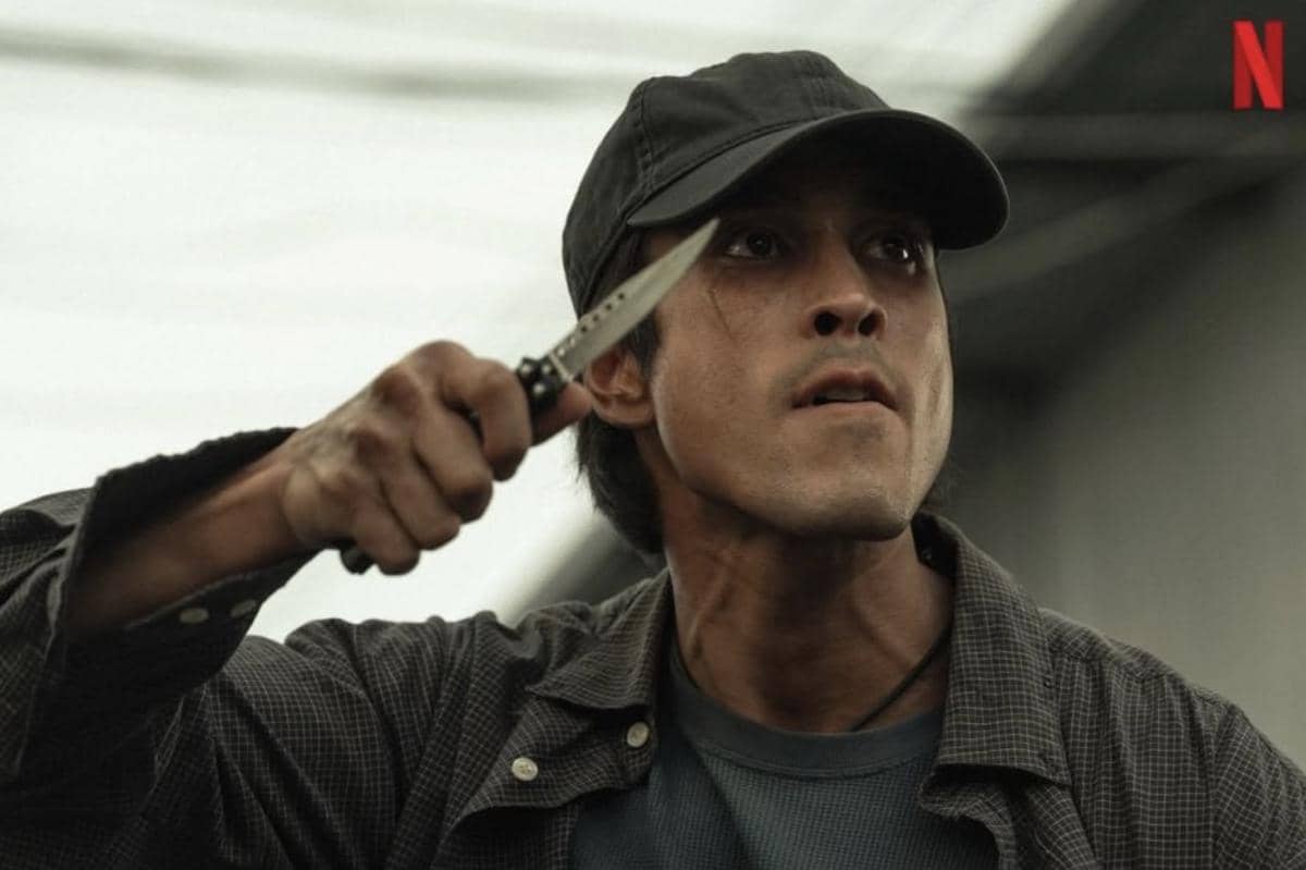 cuplikan film The Debt Collector
