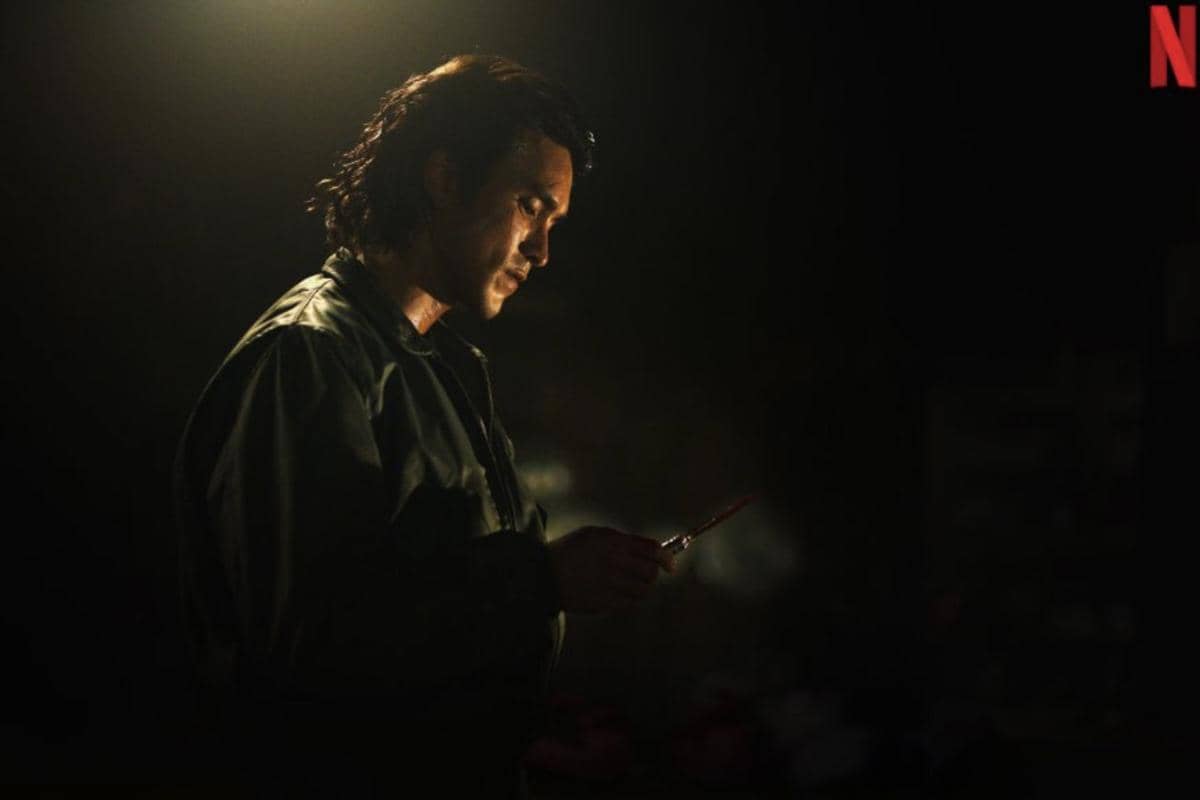 cuplikan film The Debt Collector