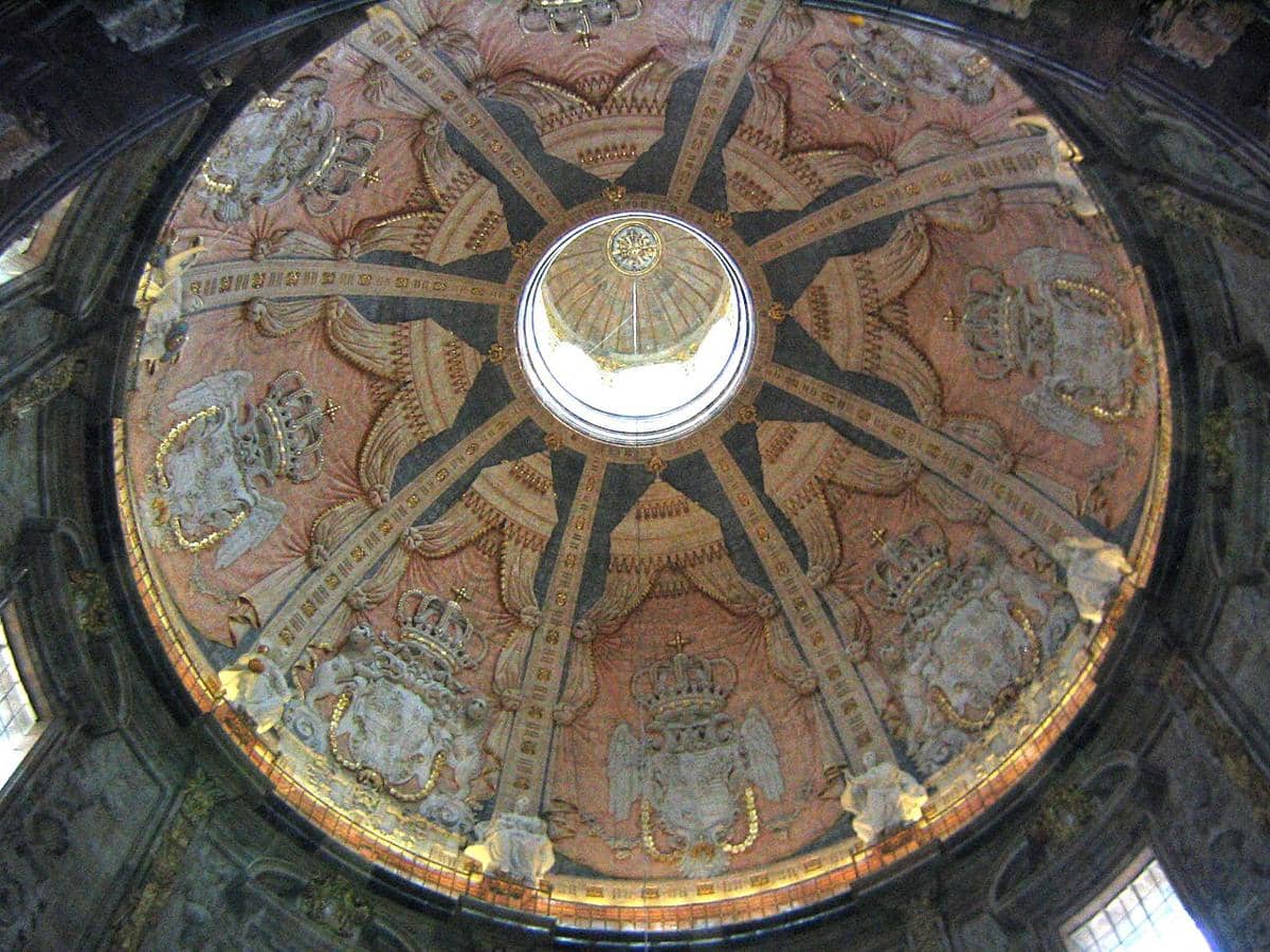 potret interior cupola (kubah) Basilika St. Ignatius Loyola, Spanyol