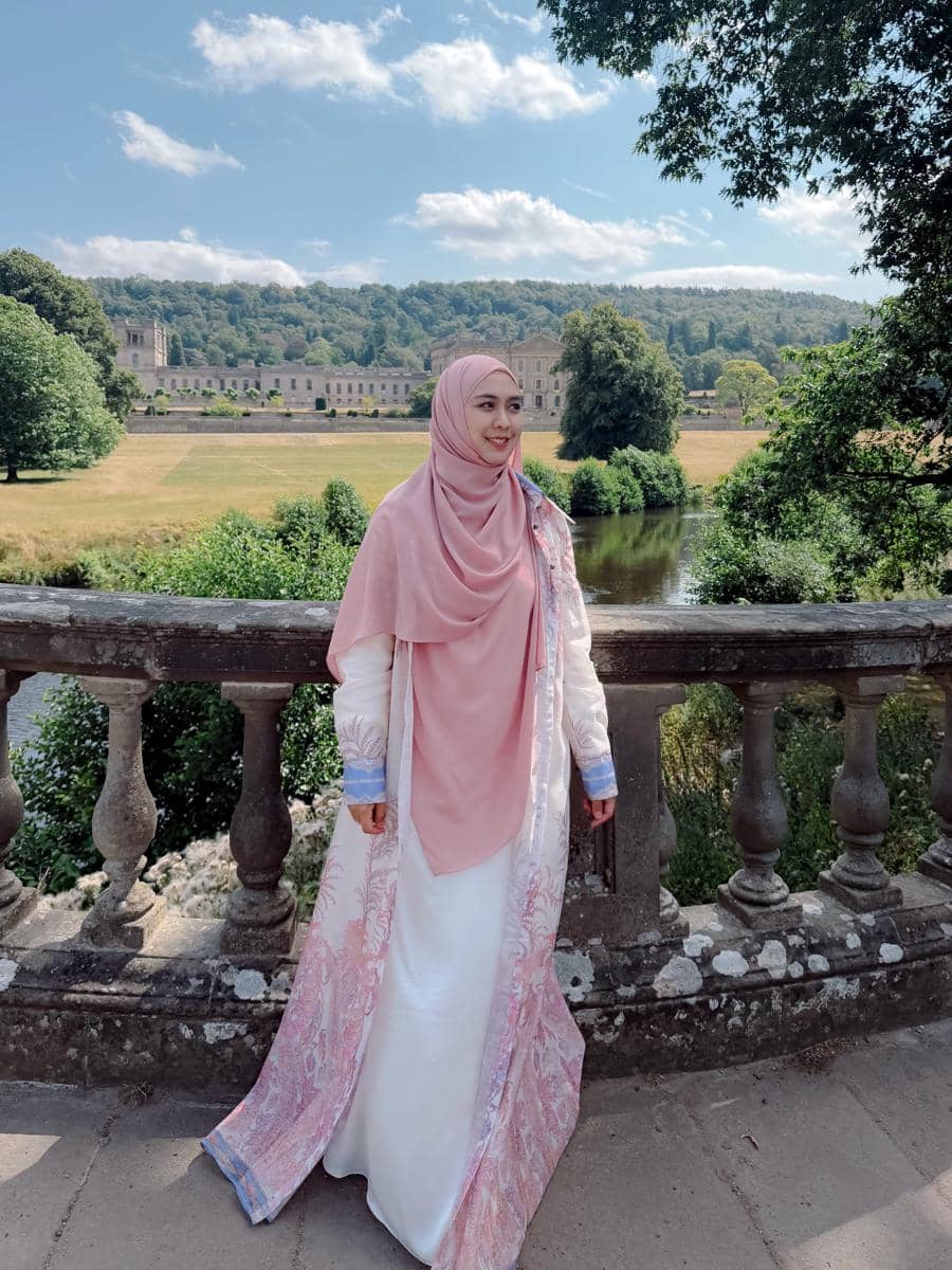 Oki Setiana Dewi dan Maryam ada di Winnats Pass