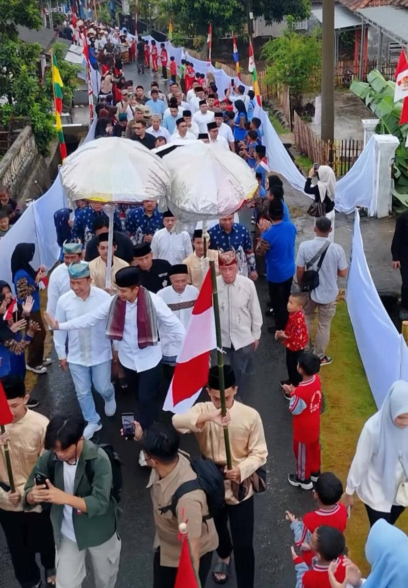 Suasana tradisi Sedekah Bumi atau Paperahan di Desa Sumur Kumbang, Kecamatan Kalianda, Lampung Selatan.