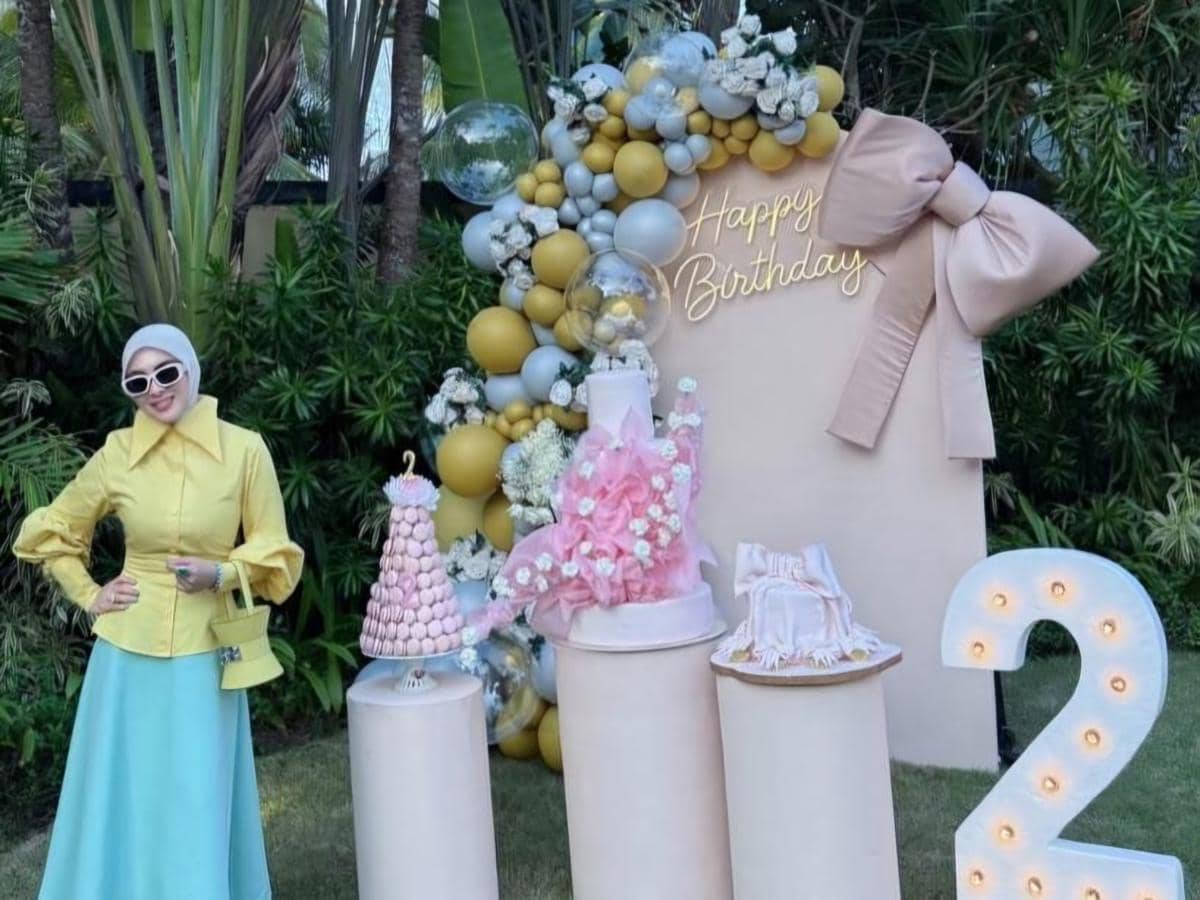 Inspirasi Gaya Syahrini dan Dekorasi Ulang Tahun Anaknya, Cetar!