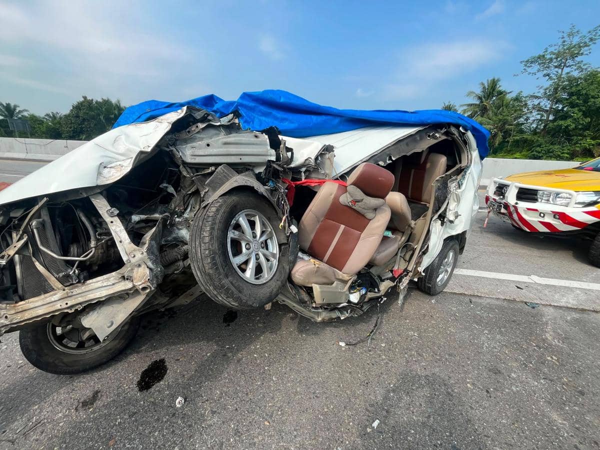 Avanza Tabrak Fuso di Tol Medan-Tebing Tinggi, 1 Penumpang Tewas