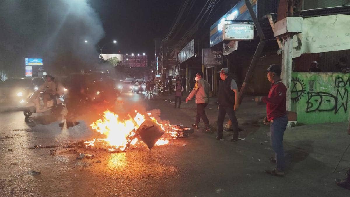 Satu Motor Dibakar saat Bentrok Diduga Libatkan Geng Motor di Makassar