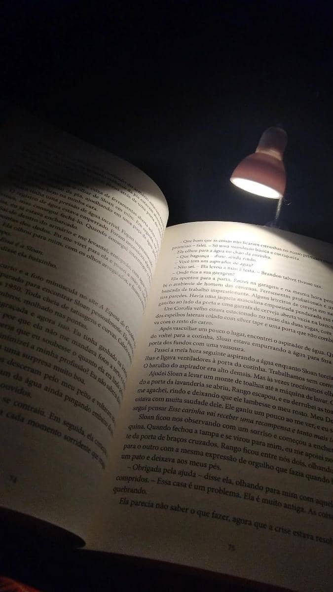 Baca novel sampai begadang