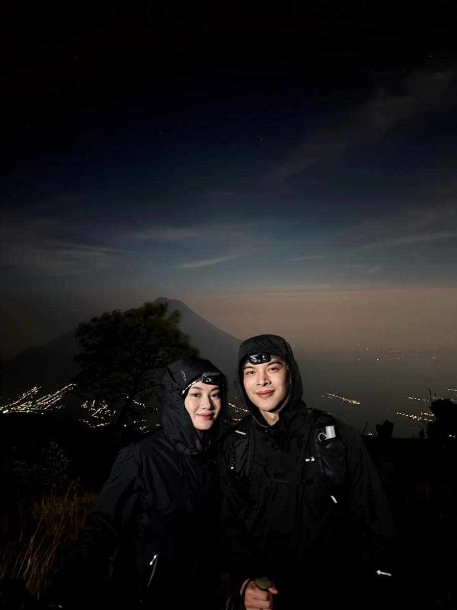 Dara Arafah, Anisa Rahma dan Geng Mendaki Gunung Merbabu (instagram.com/dindahw)