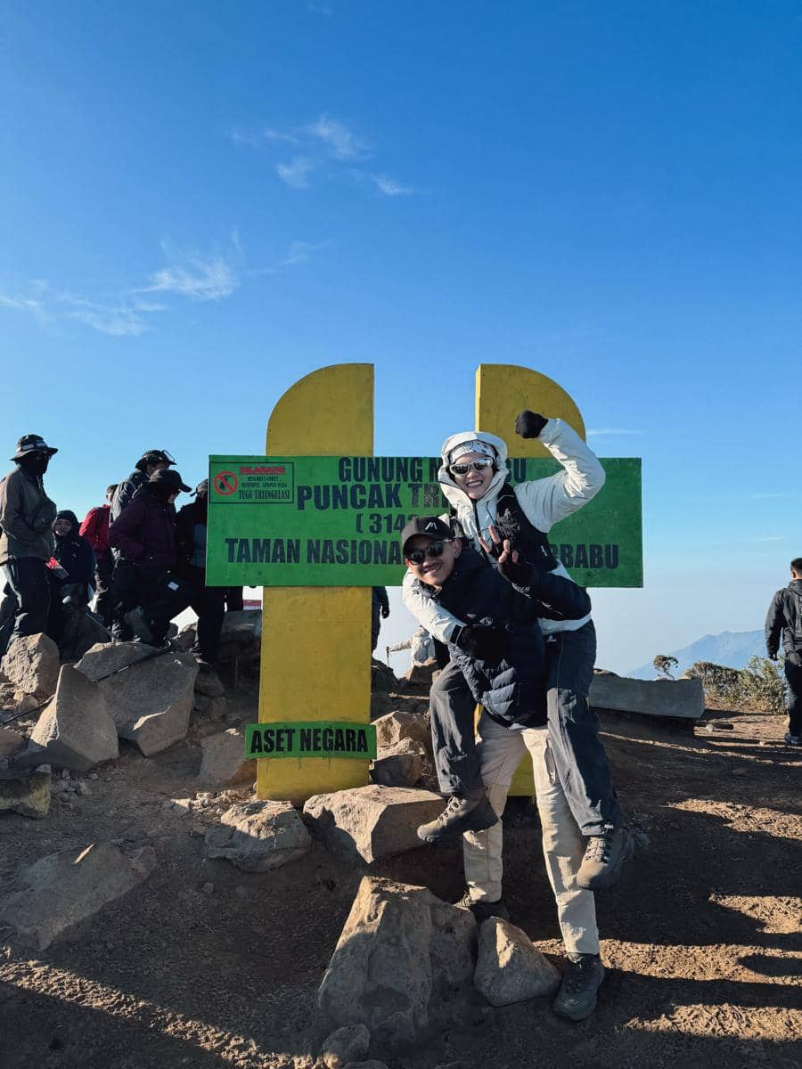 Dara Arafah, Anisa Rahma dan Geng Mendaki Gunung Merbabu (instagram.com/hennyyrahman)