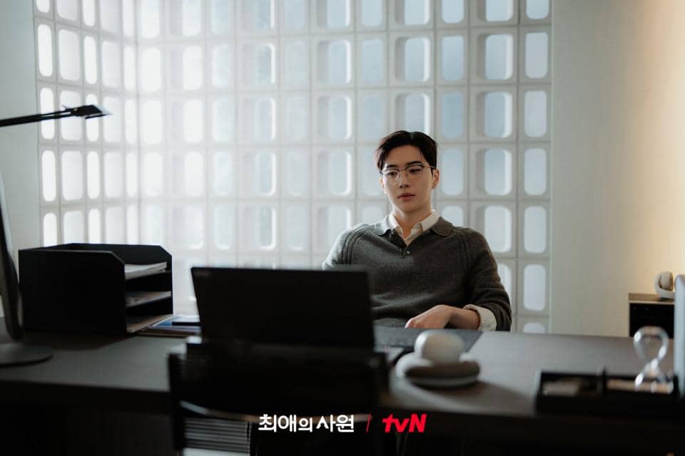 still cuts drama My Bias, My Boss