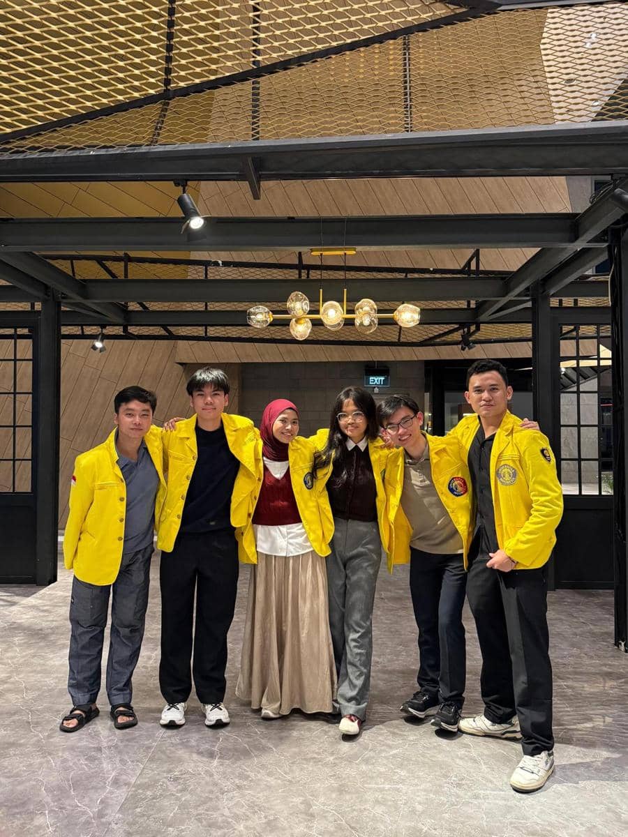 styling outfit kuliah ala cast CoC S3