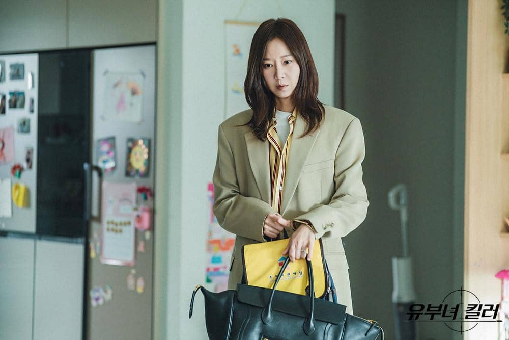 4 Bukti Yoo Bo Na Peduli pada Suaminya di A Bona Fide Killer