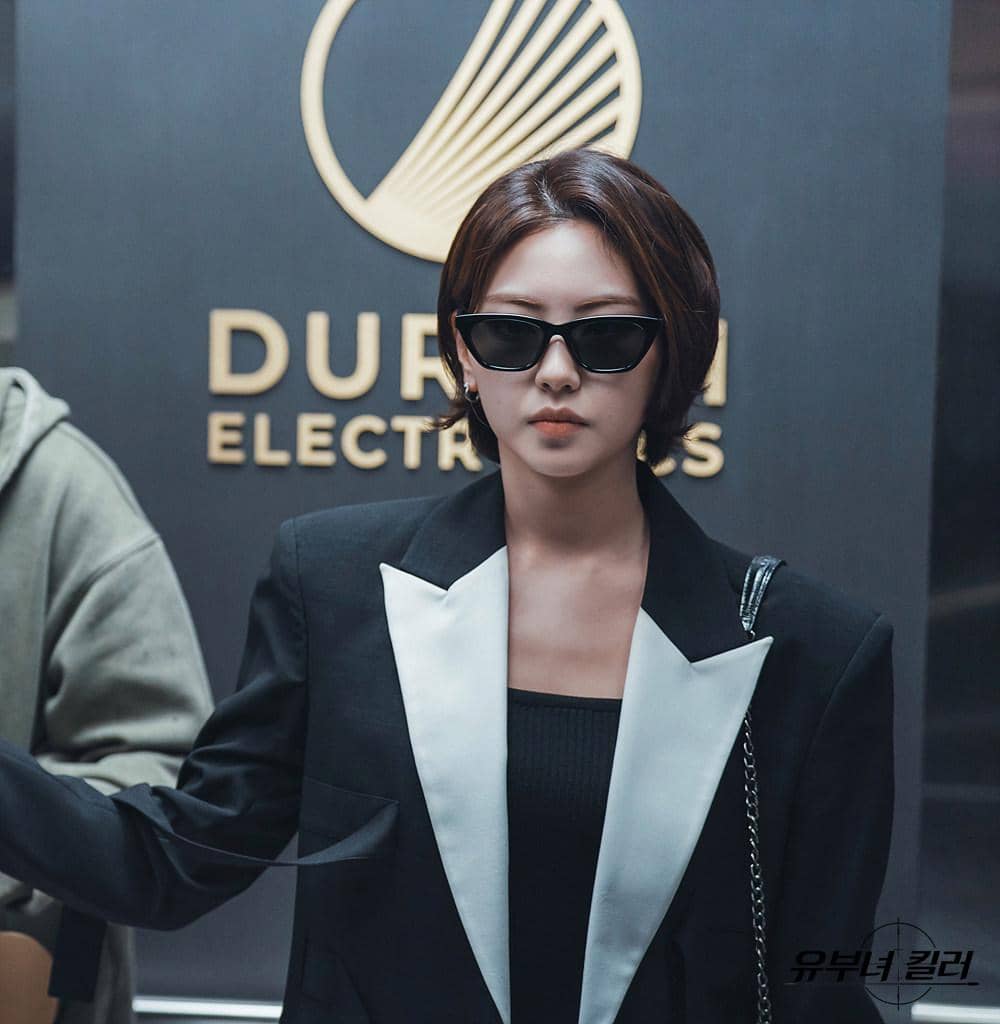 Cuplikan promosi drama Korea A Bona Fide Killer yang dirilis MBC, menampilkan adegan dari serial tersebut.