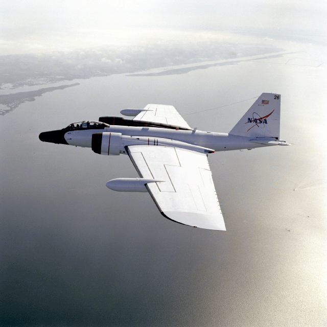Pesawat riset WB-57 NASA terbang di ketinggian