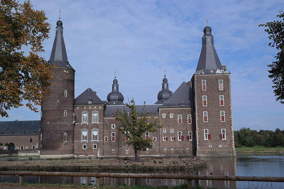 Kastil Hoensbroek di Belanda