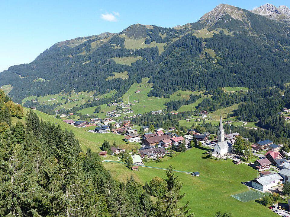 Desa Mittelberg di Austria