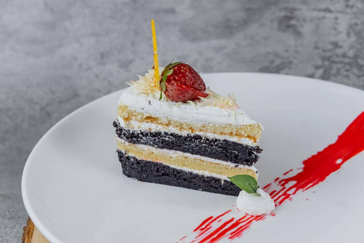 Resep Bolu Ketan Hitam Cream Cheese Homemade yang Moist