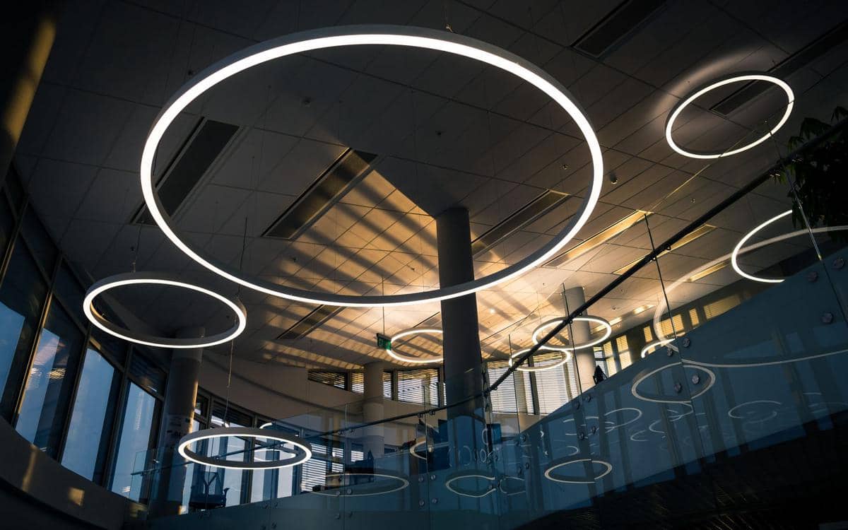5 Model Lampu Gantung untuk Ruang Makan yang Elegan dan Modern