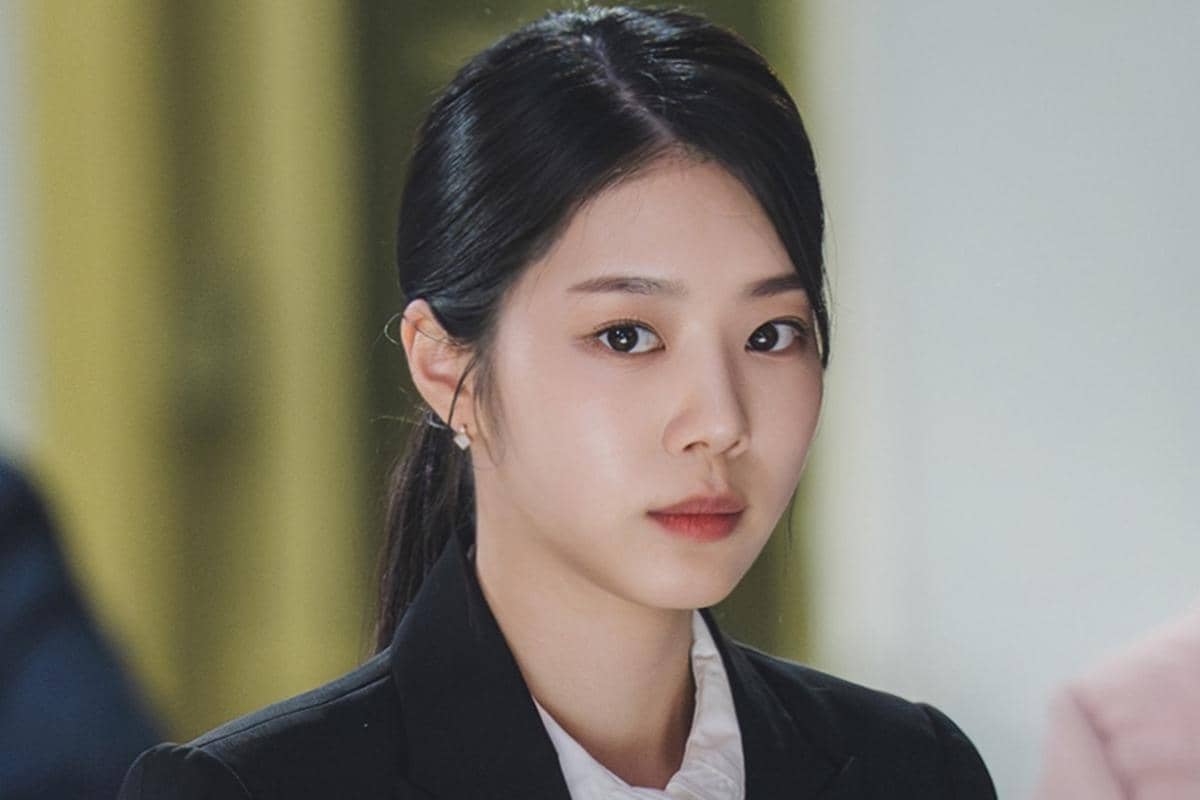 Still cut Siren's Kiss