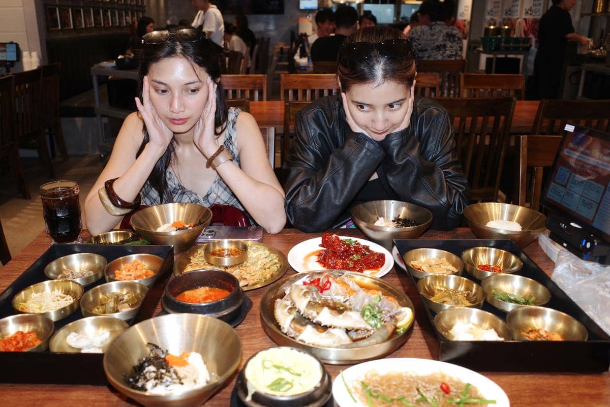 Fita Anggriani dan Sheila Dara liburan ke Korea Selatan