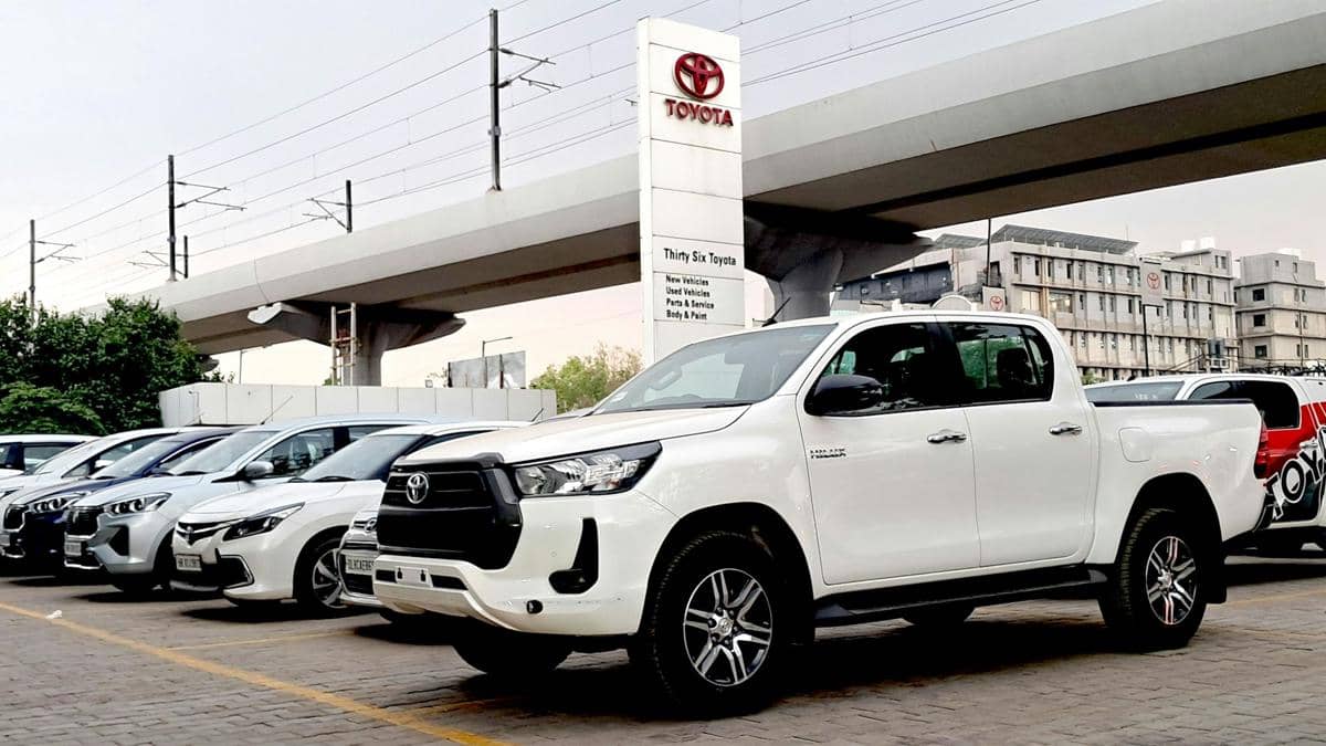 ilustrasi showroom mobil