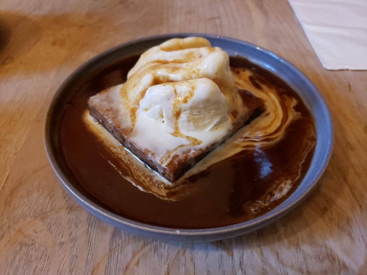 Resep Sticky Toffee Pudding, Manis dengan Saus Karamel Hangat