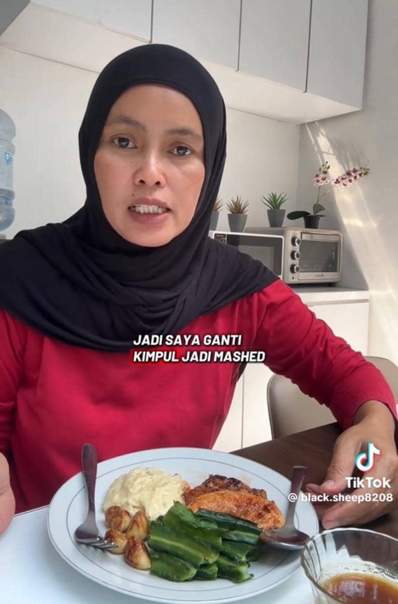 Tangkapan layar video TikTok @black.sheep8208 yang menjelaskan tren “Saya Ganti Kimpul” di media sosial.