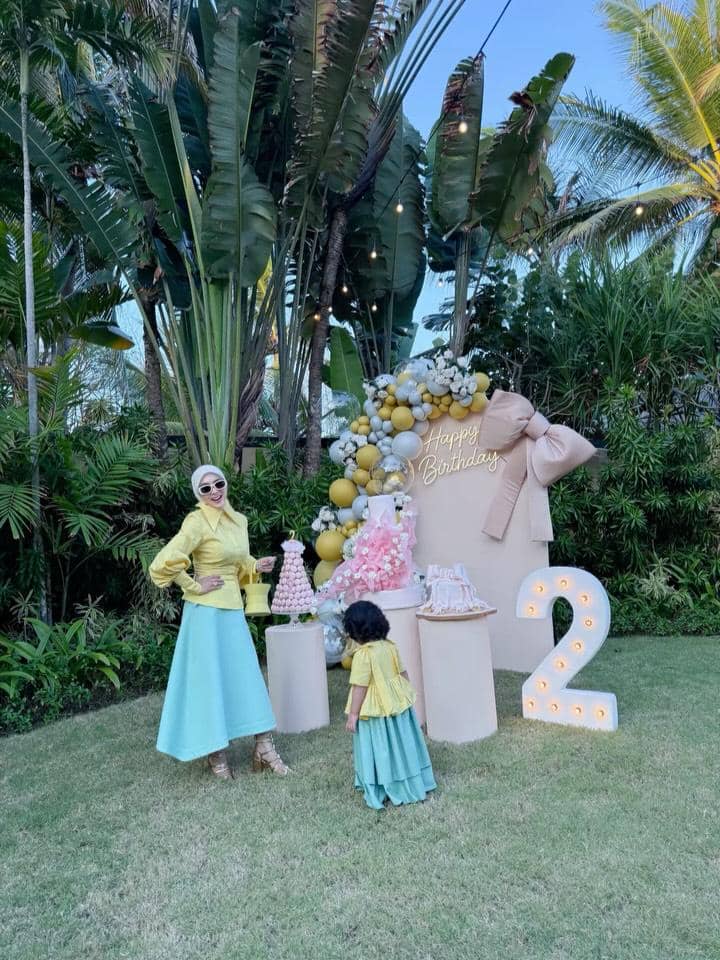 Momen ulang tahun Syahrini dan Baby R yang dirayakan di Bali, dibagikan melalui akun Instagram Princessyahrini.