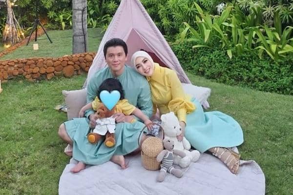 Momen Syahrini dan Baby R Rayakan Ultah Bareng di Bali, Digelar Intimate