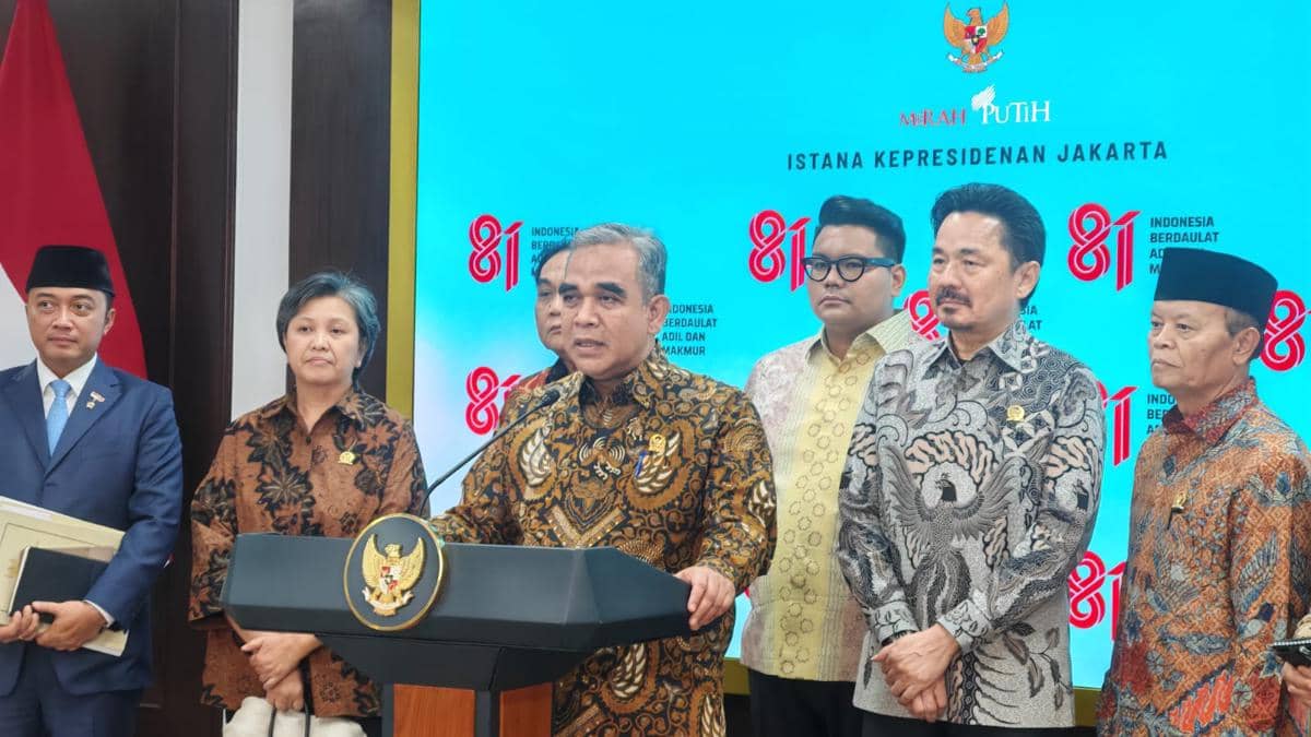 Konferensi pers pimpinan MPR RI usai bertemu Presiden Prabowo Subianto di Istana Kepresidenan Jakarta, Senin (3/8/2026). (IDN Times/Ilman Na