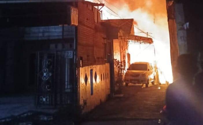 Empat rumah warga di Jalan Adyaksa Baru, Kelurahan Masale, Kecamatan Panakkukang, Makassar, terbakar pada Minggu (2/8/2026) dini hari. (Dok.