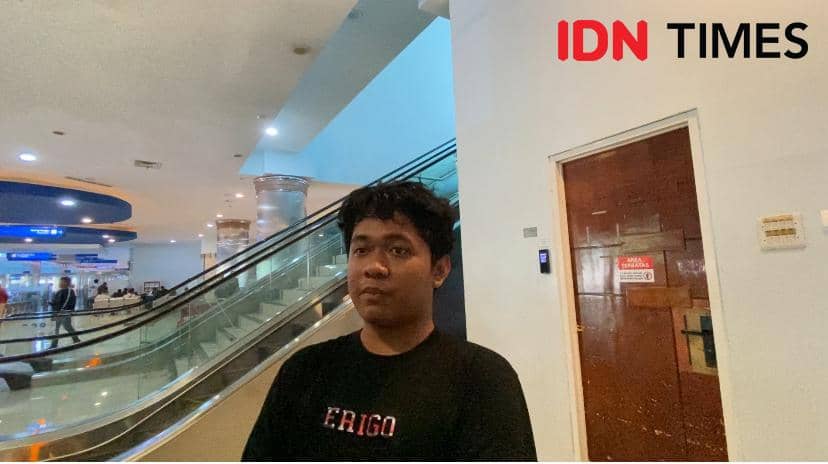 Detik-detik Penumpang KM Mutiara Lompat ke Laut saat Kebakaran