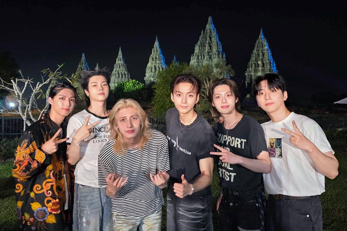 Momen BTS Xdinary Heroes di Prambanan Jazz 2026, Buka Kado Fans Indonesia