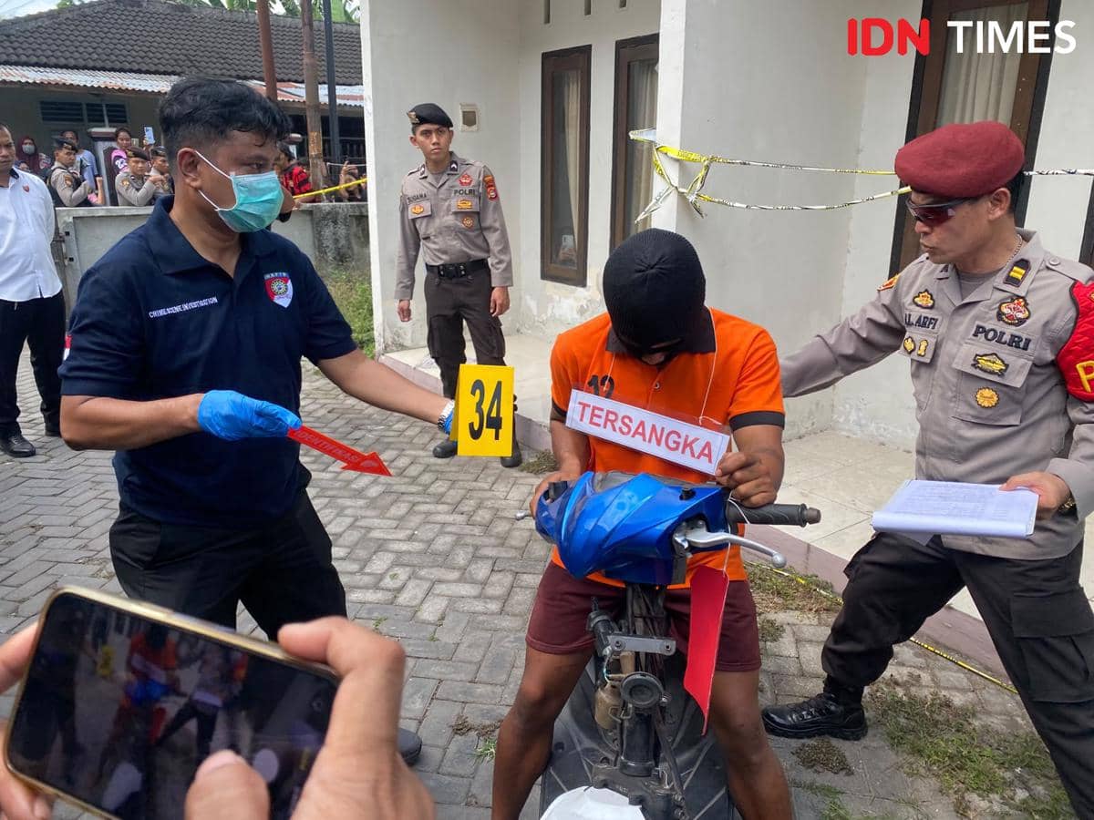 Rekonstruksi, Tersangka Peragakan 44 Adegan Pembunuhan Mahasiswi Unram