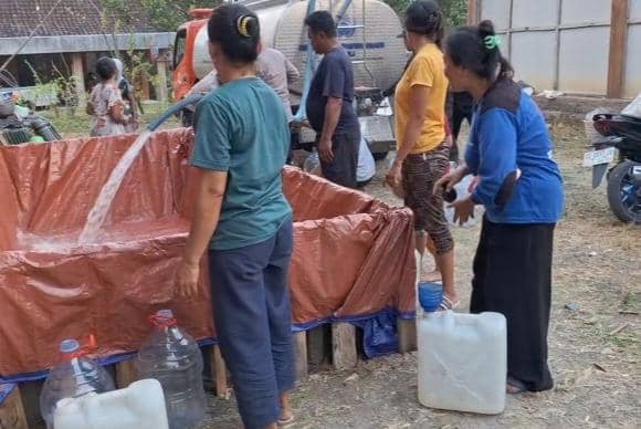 BPBD Ngawi Mulai Dropping Air Bersih ke- 6 Desa Terdampak Kekeringan